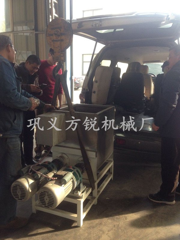 不銹鋼洗面機(jī)發(fā)貨現(xiàn)場