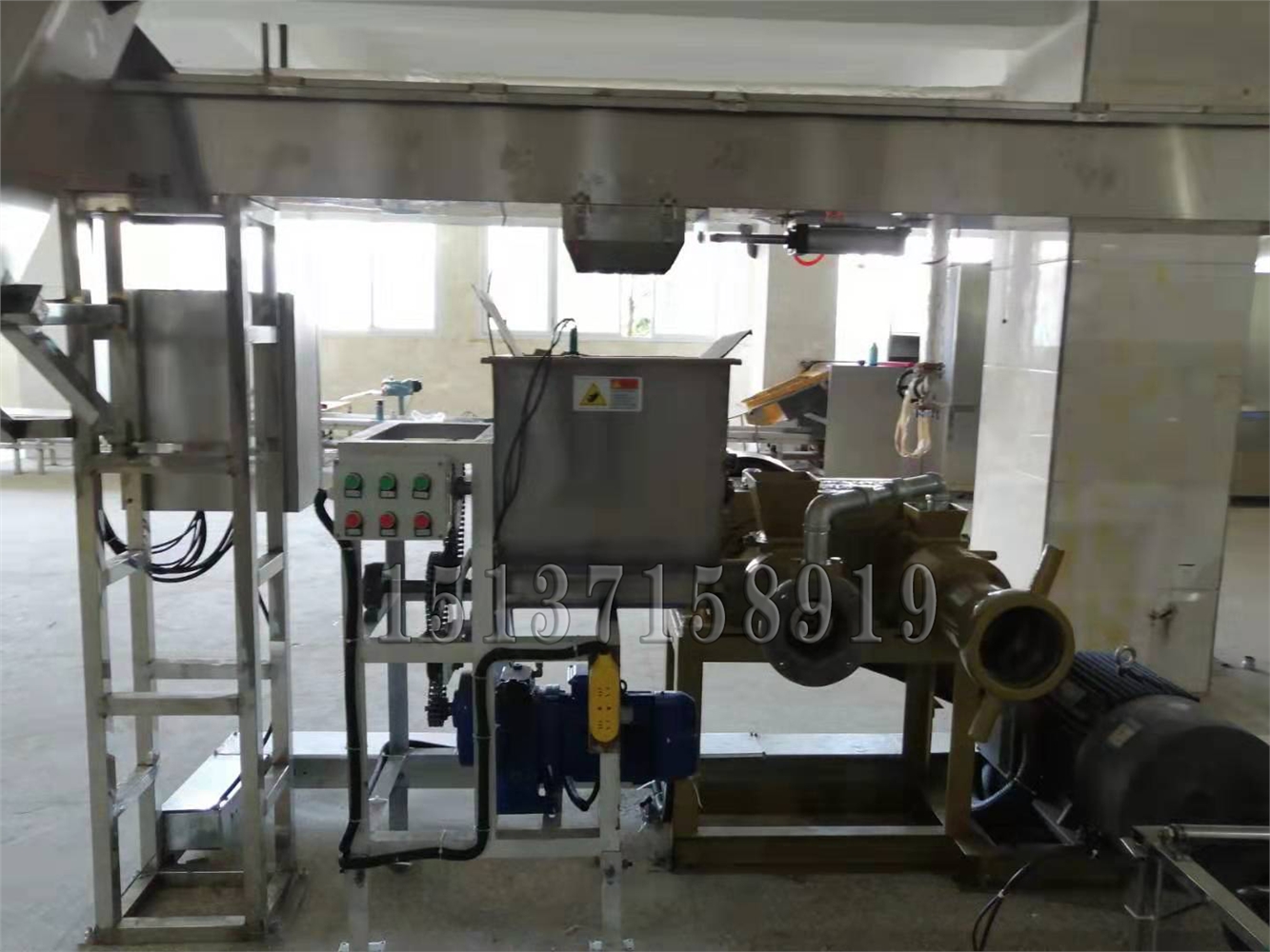 全自動米線機安裝現(xiàn)場 全自動米線機安裝現(xiàn)場